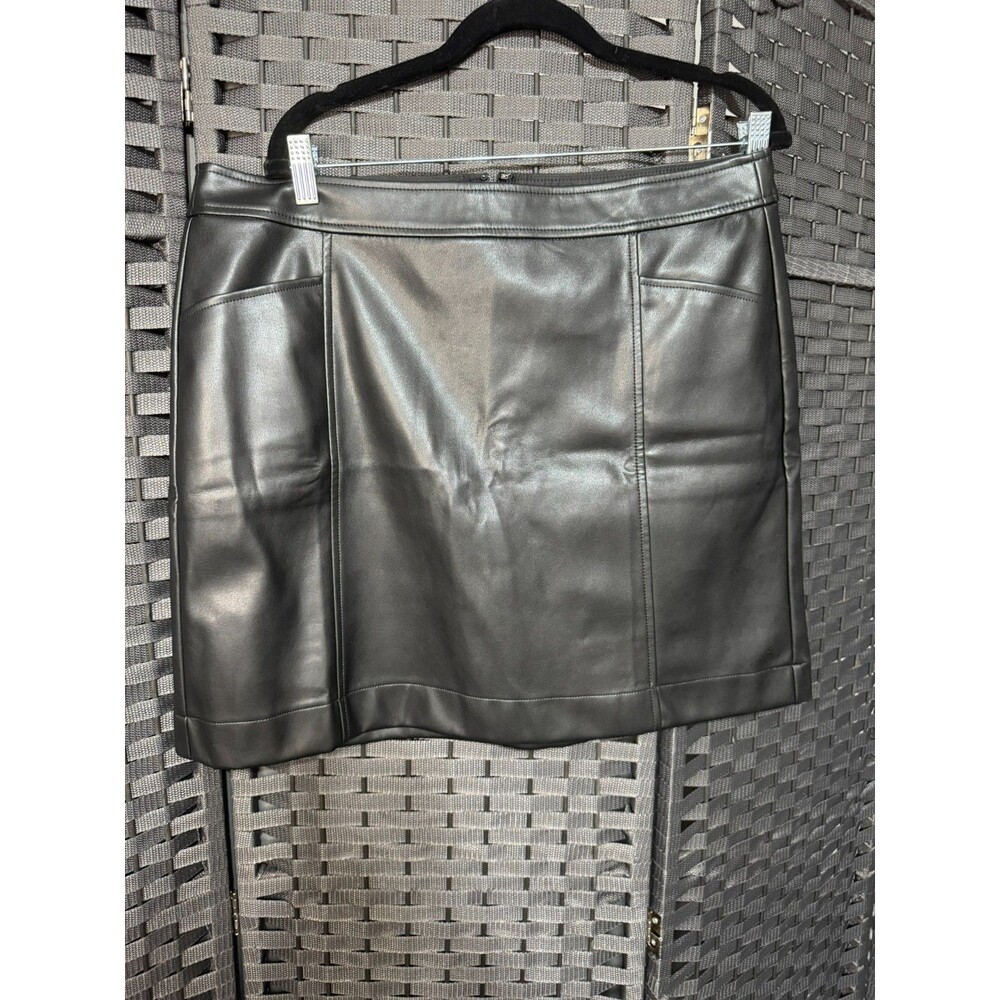 NWT LOFT Black Faux Leather Skirt 14 Minimalist Chic Vegan Leather